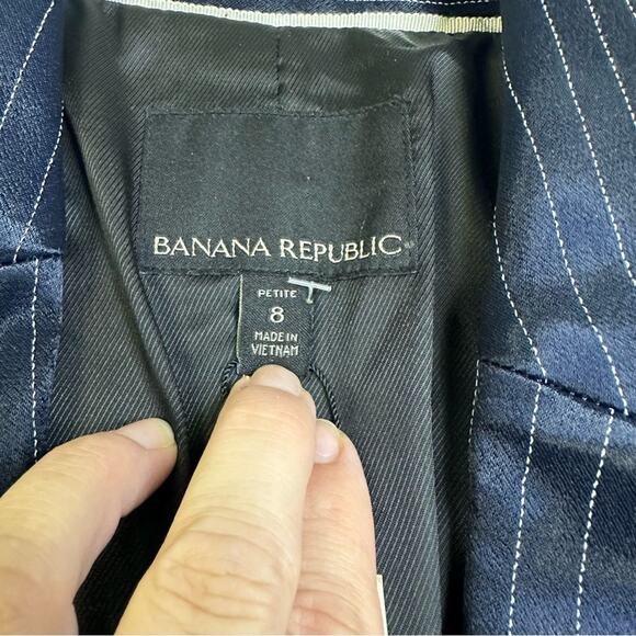 Banana Republic Women’s Navy Pinstripe Blazer Size 8P - Picture 10 of 16